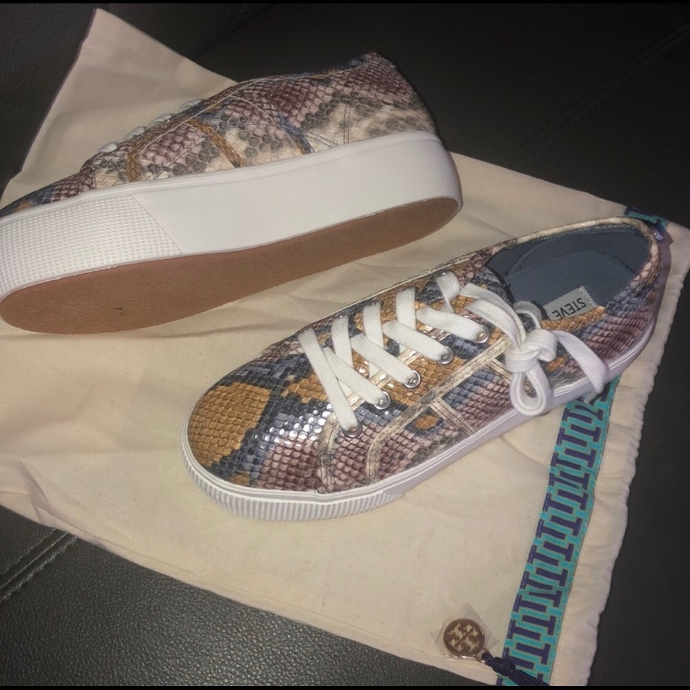 Steven Madden - Picture 4 of 5